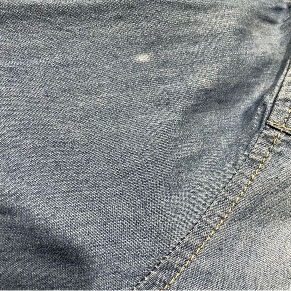 American Rag Denim Button-Up Shirt Medium Wash w/ Studded‎ Collar Women’s Small - Picture 7 of 8